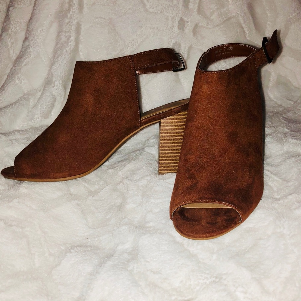 Chinese Laundry open toed brown heel - Picture 2 of 6